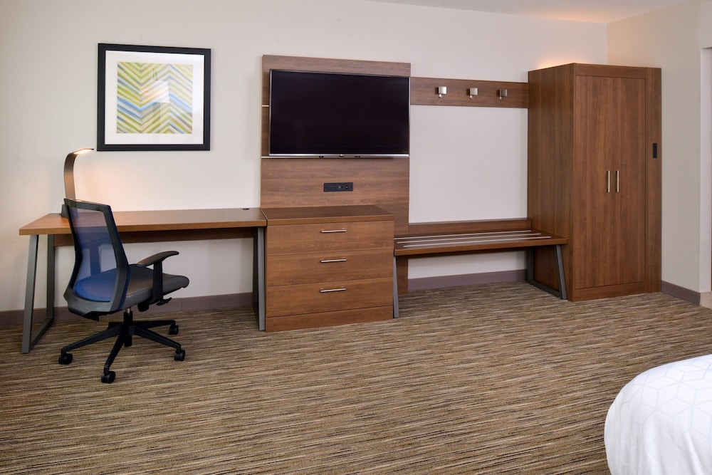 Holiday Inn Express And Suites Ottumwa 54/67