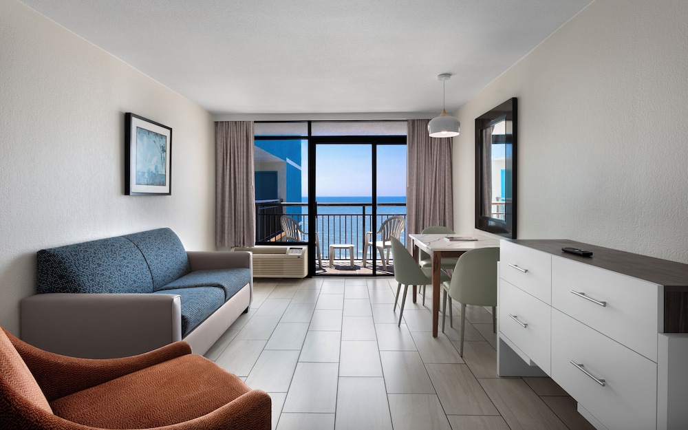 Captains Quarters Resort 47/72