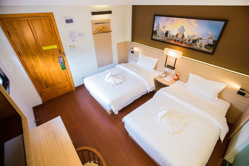 CHIANG ROI 7 DAYS INN 45/51