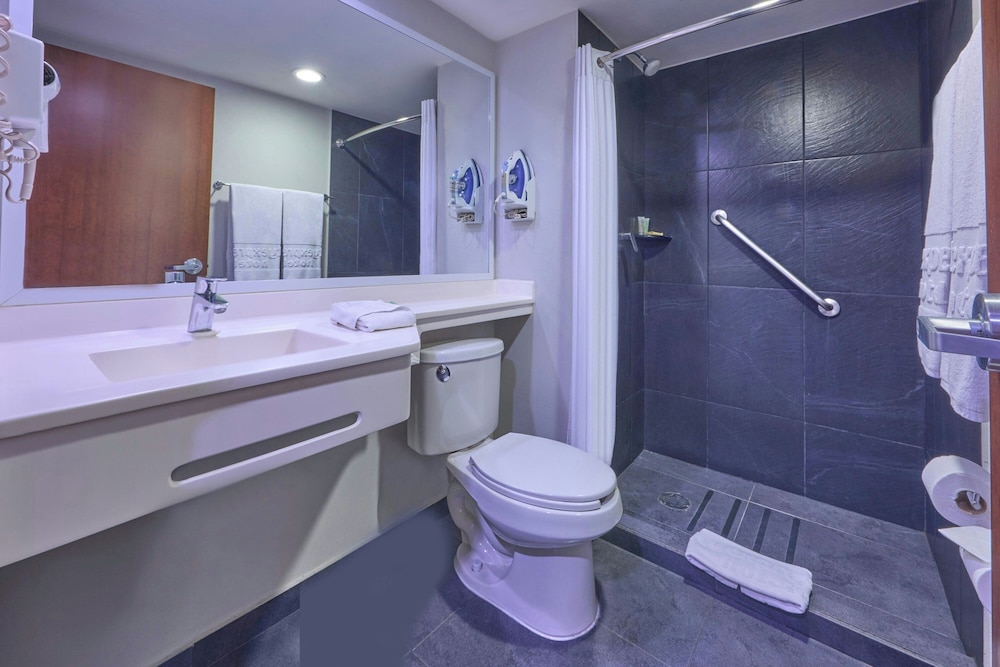 City Express by Marriott Ciudad de Mexico Plaza Central 48/50