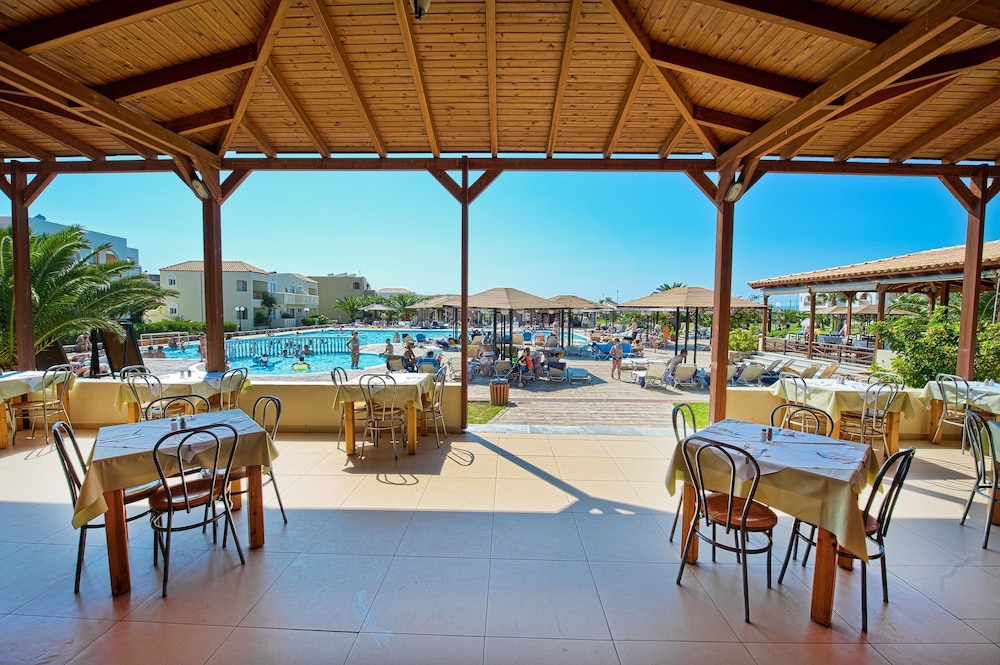 Akti Beach Club 20/50