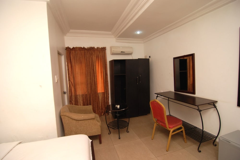 Silverland Hotel And Suites 26/36