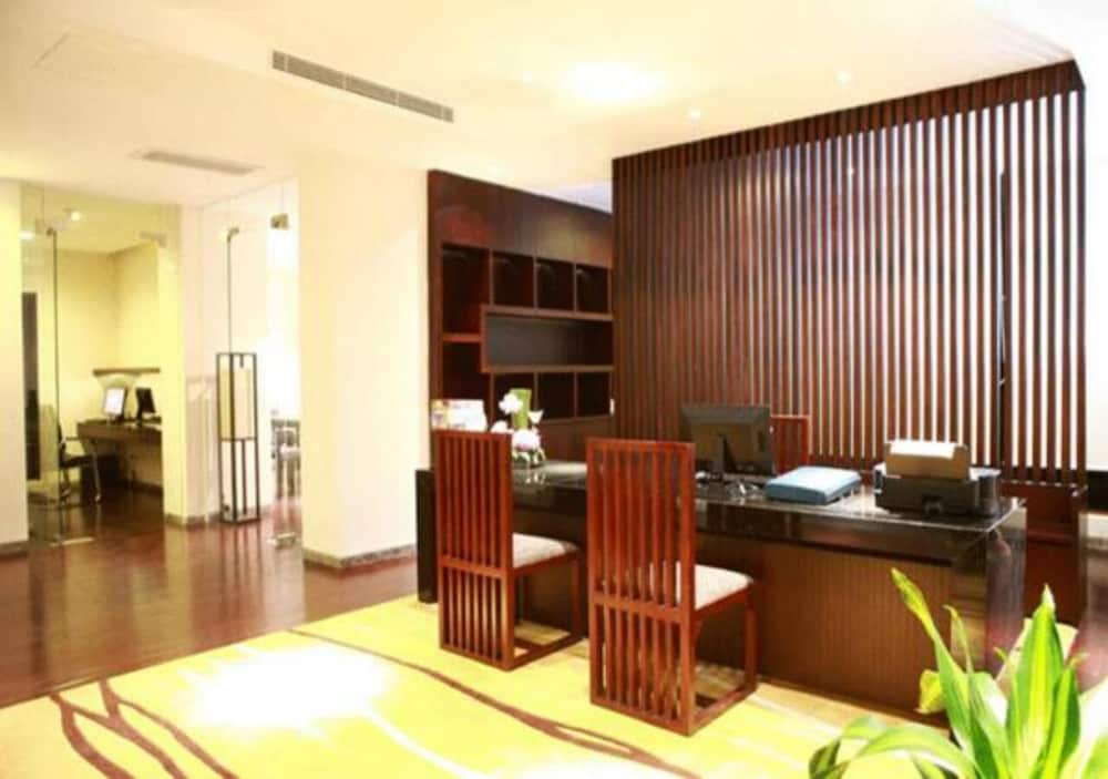 Baiyun Lakeside Hotel 32/50