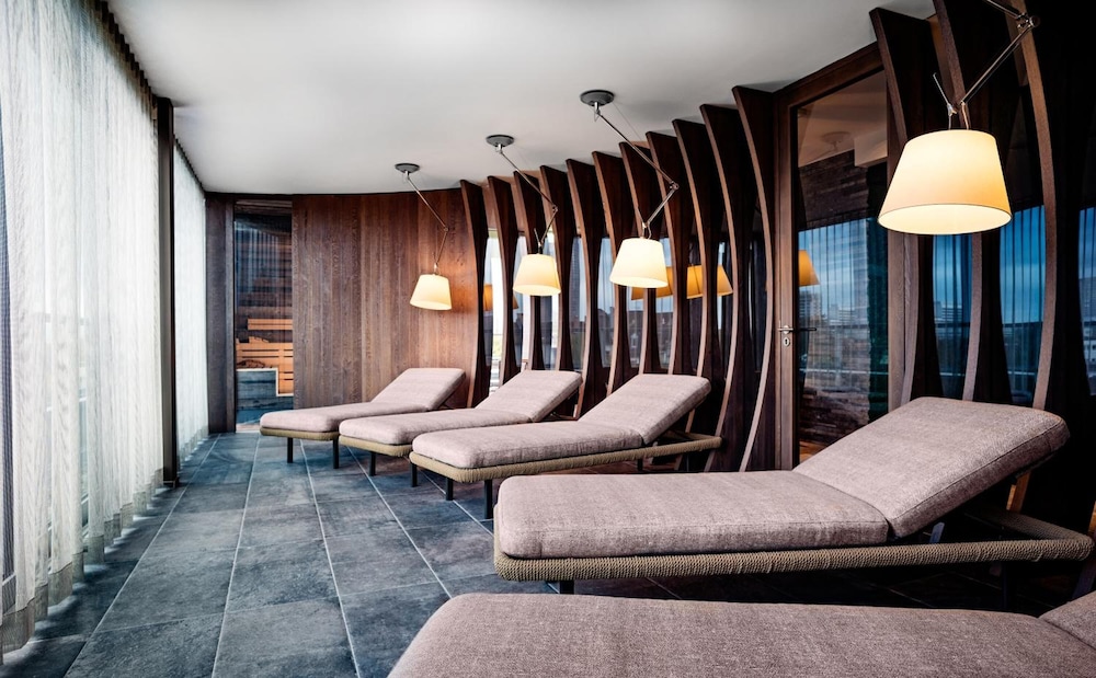 SAKS Urban Design Hotel Frankfurt 10/50