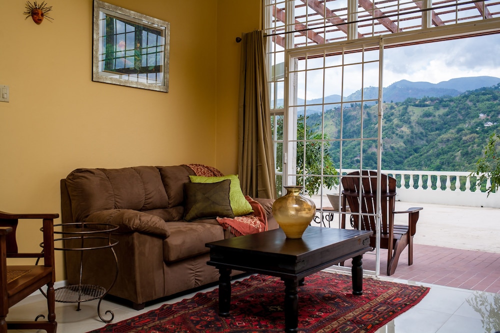 Skyview Manor Guest Apartments 20/50
