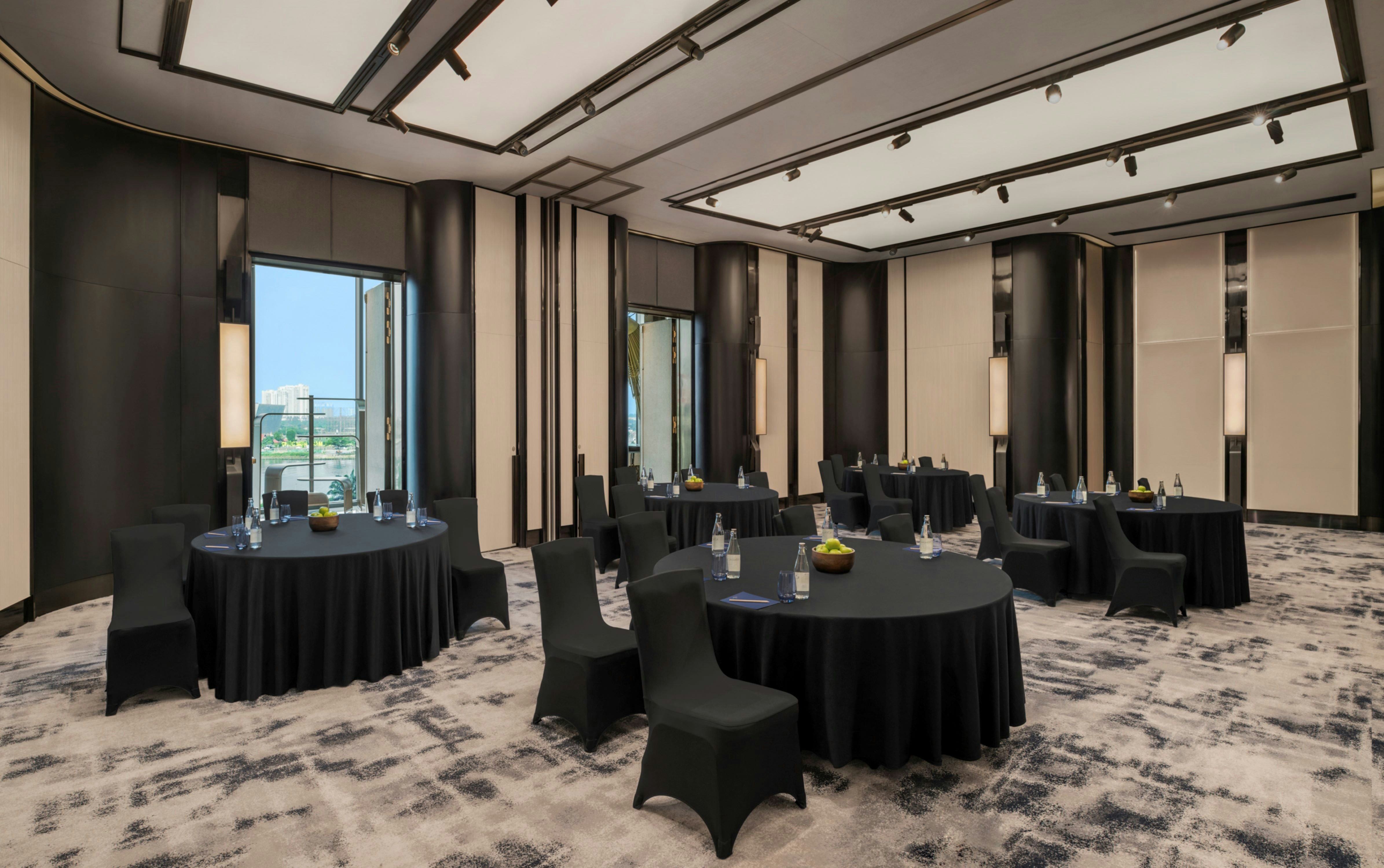 Hilton Saigon 48/55