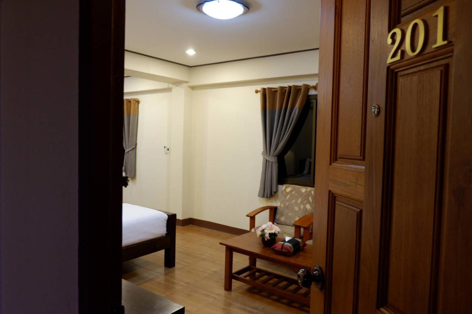 Nan Baankhun Hotel 3/58