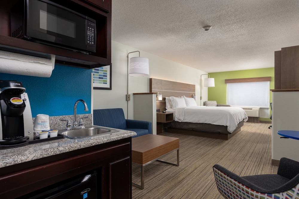 Holiday Inn Express Carrollton, an IHG Hotel 46/47