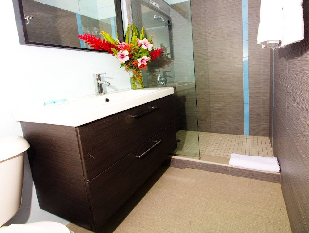 Palm Garden Hotel 50/50