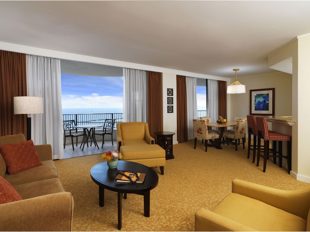Hilton Grand Vacations Club at Hilton Hawaiian Village 32/50