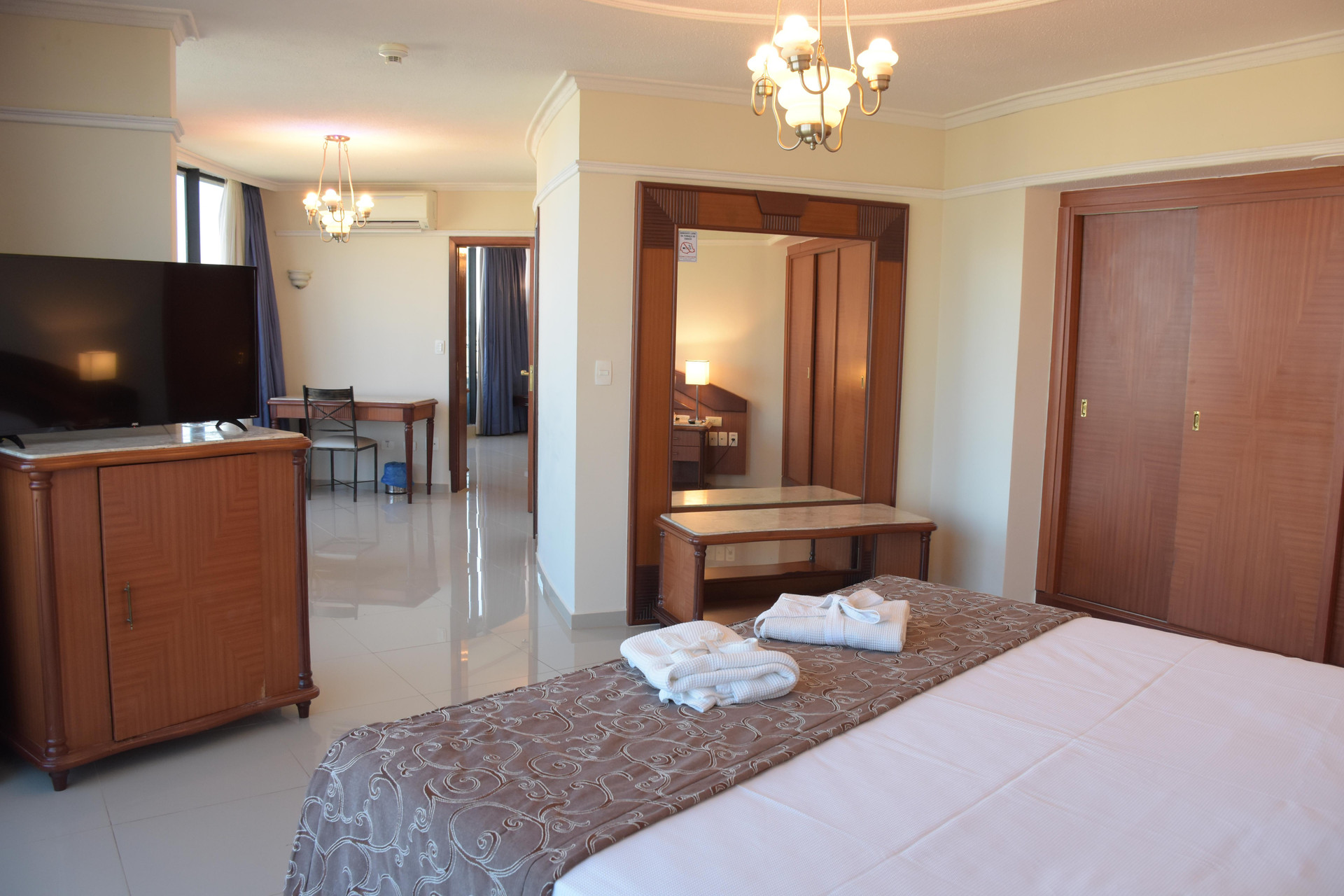 Master, Suite