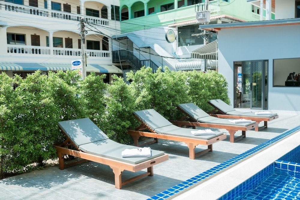 Coconut Grove 36/42