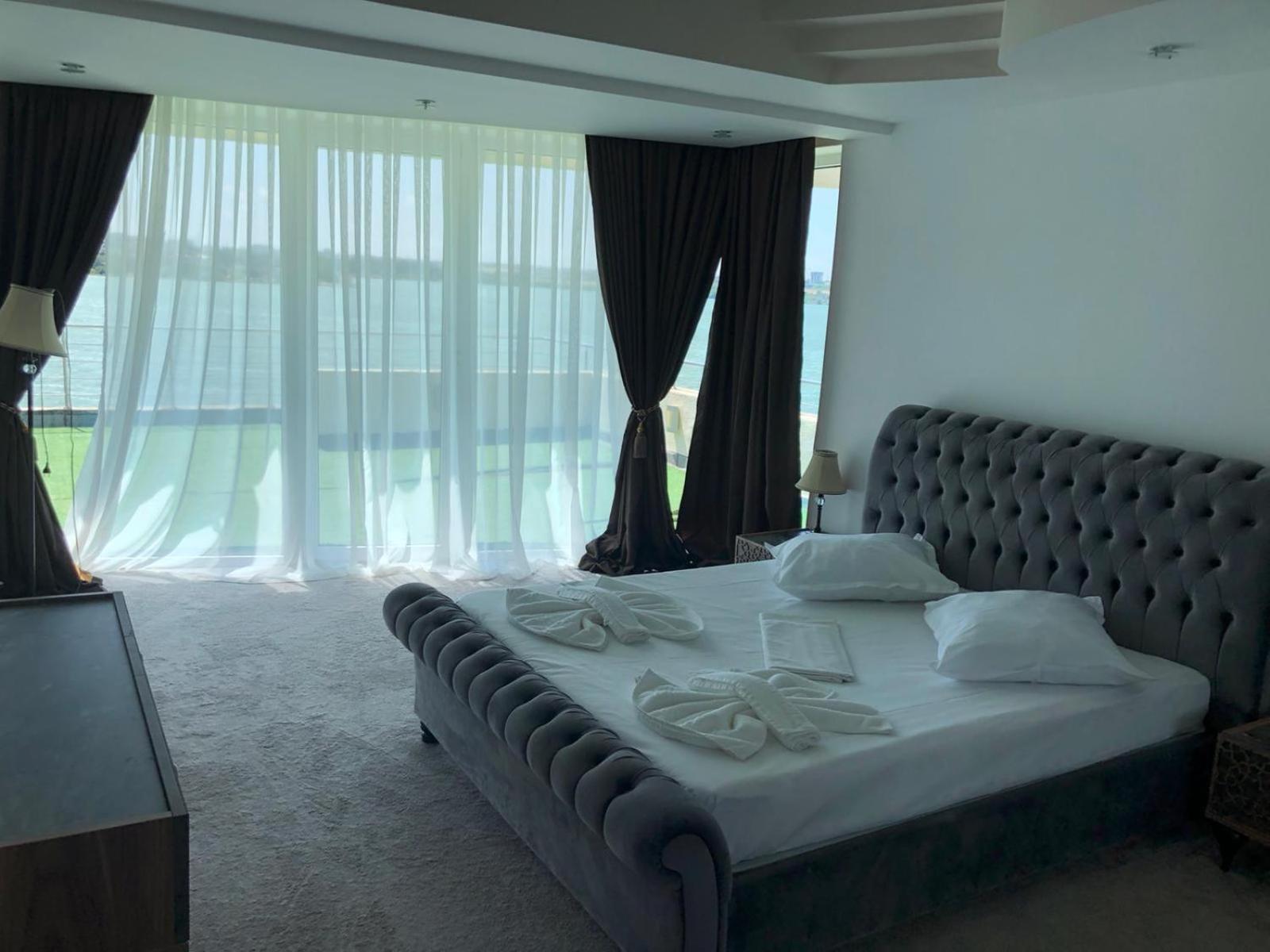 Florida Hotel 18/57