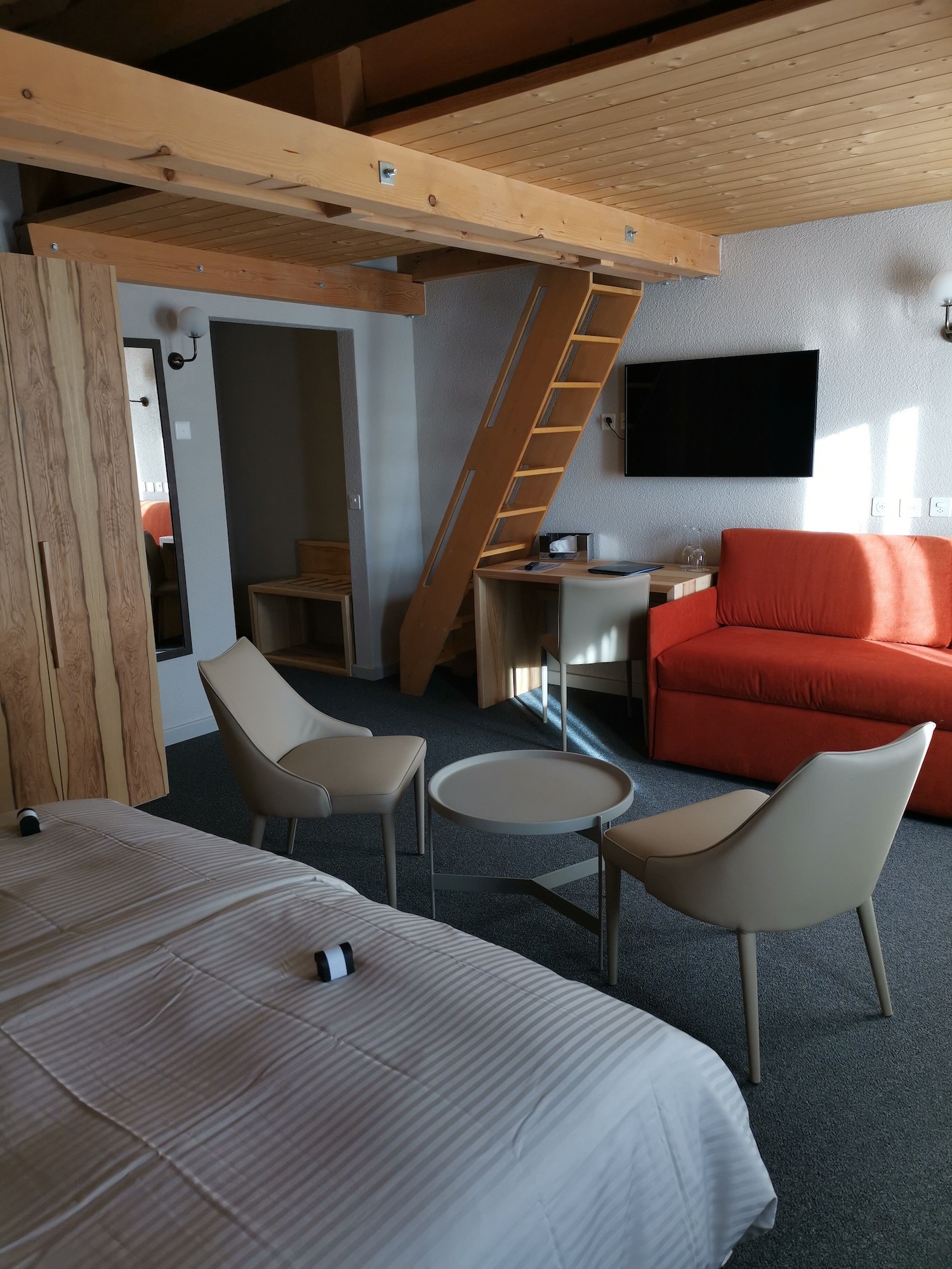 Superior, Triple, Twin Beds, Mountain Side, Sofa, Balcony