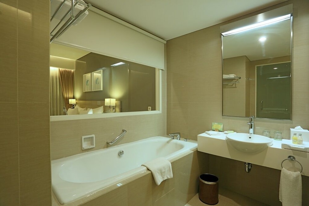 Treepark Serviced Apartment Karawang 14/50