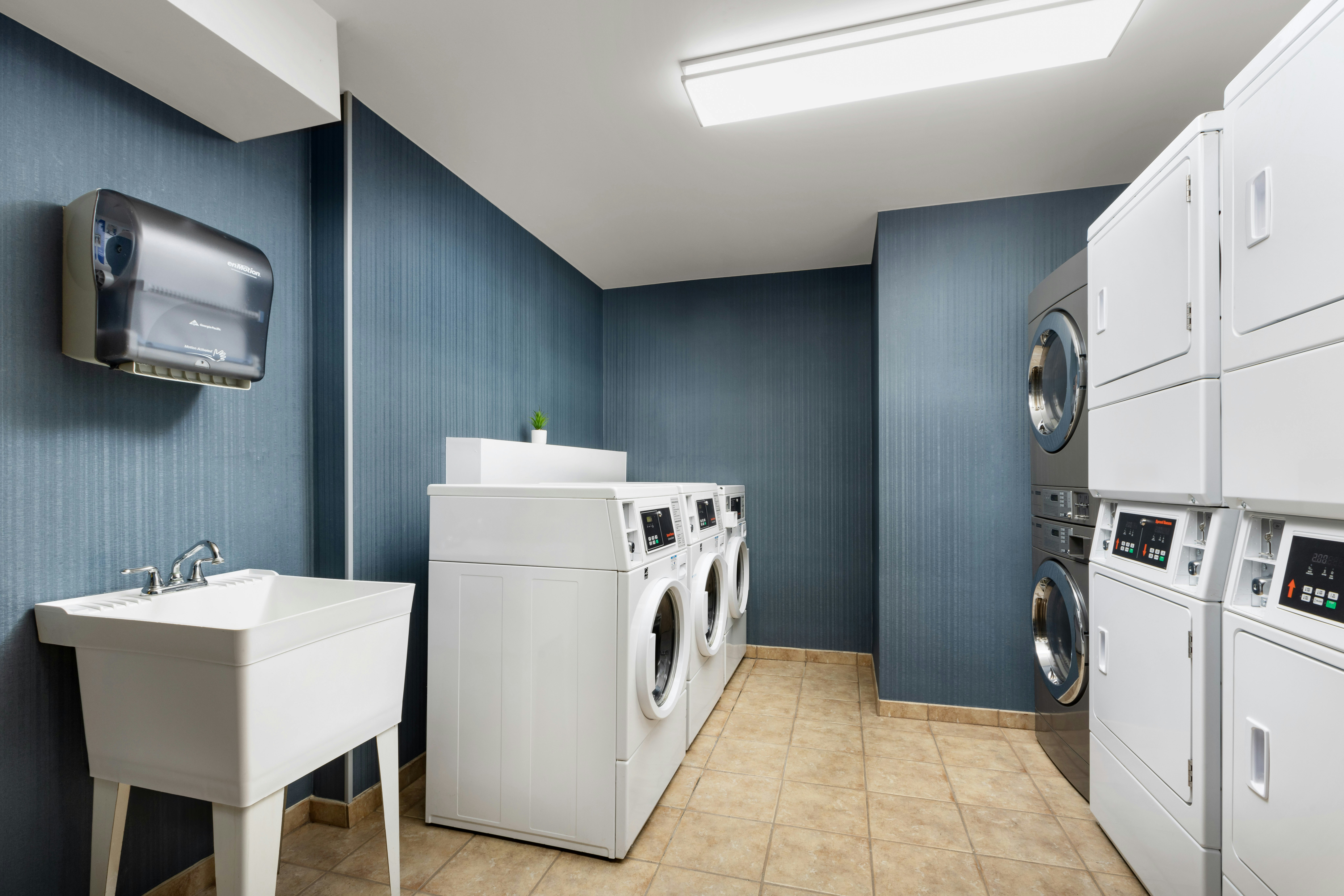 Homewood Suites by Hilton Manchester/Airport 39/54