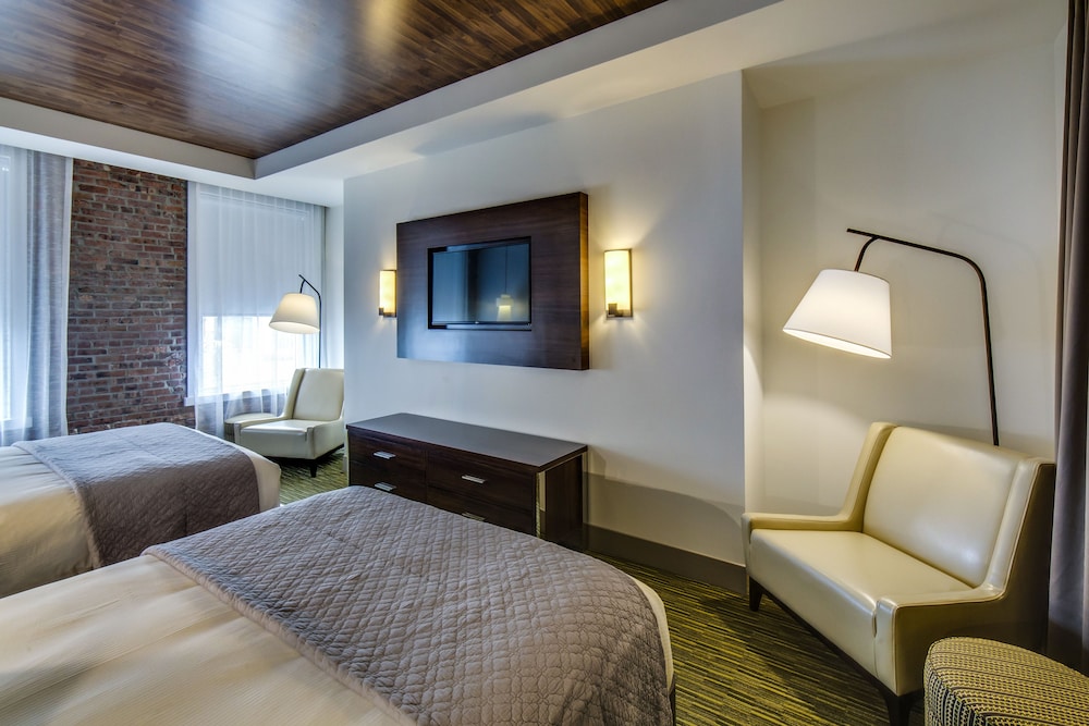 STANDARD, 2 QUEEN BEDS