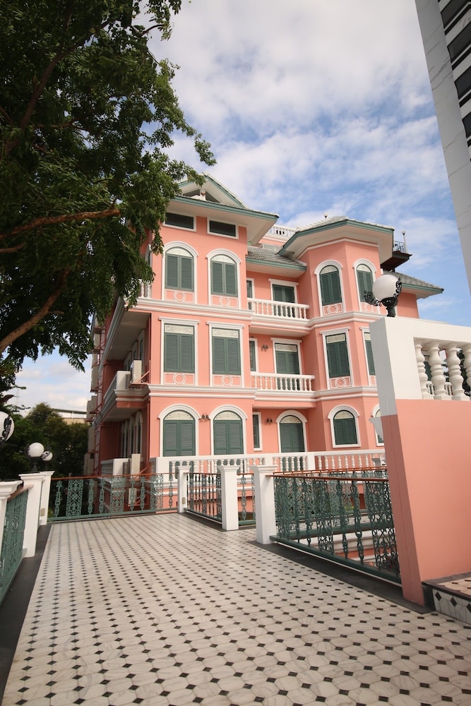 Hiranyakul House 2/50