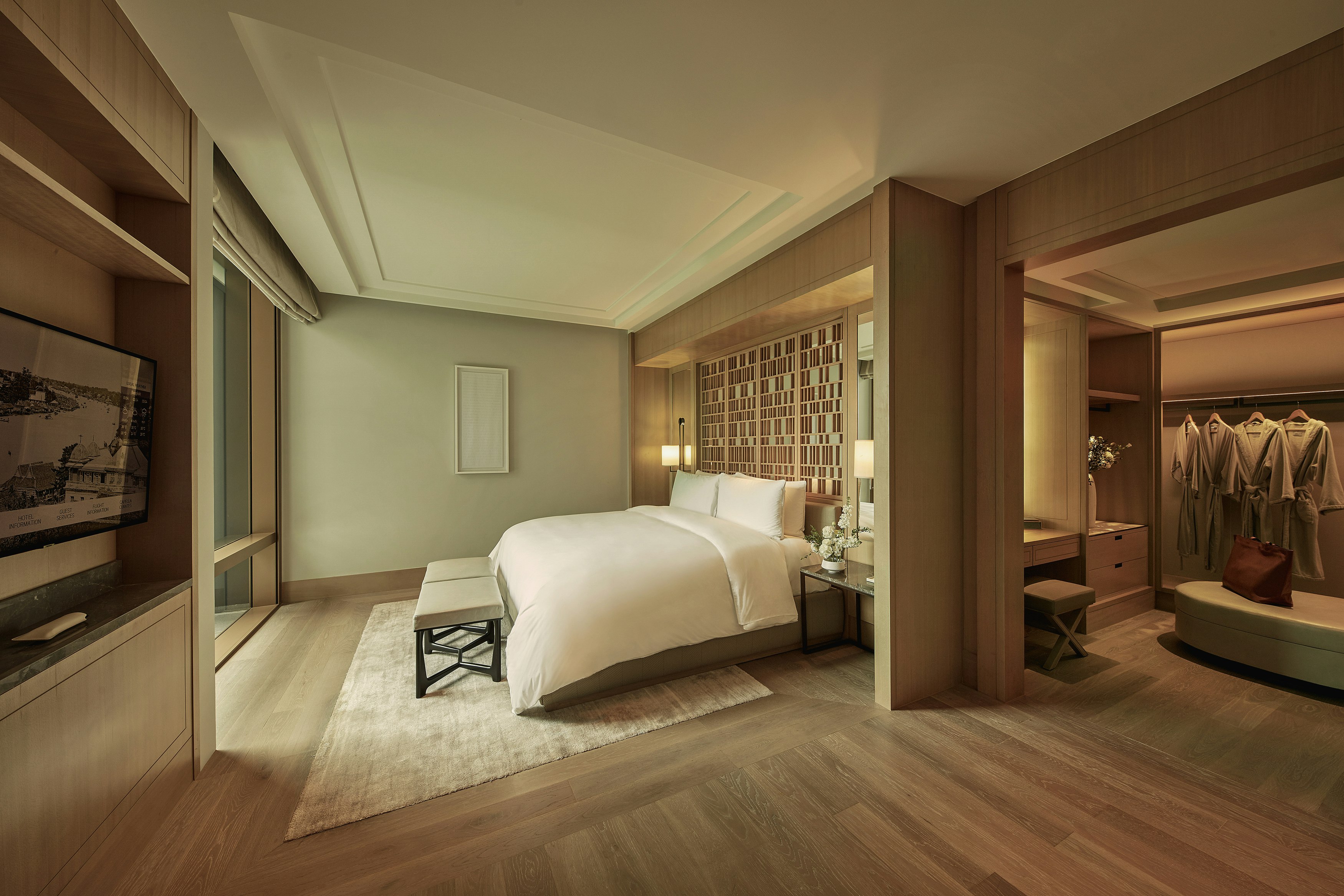 Courtyard, Suite, King Bed