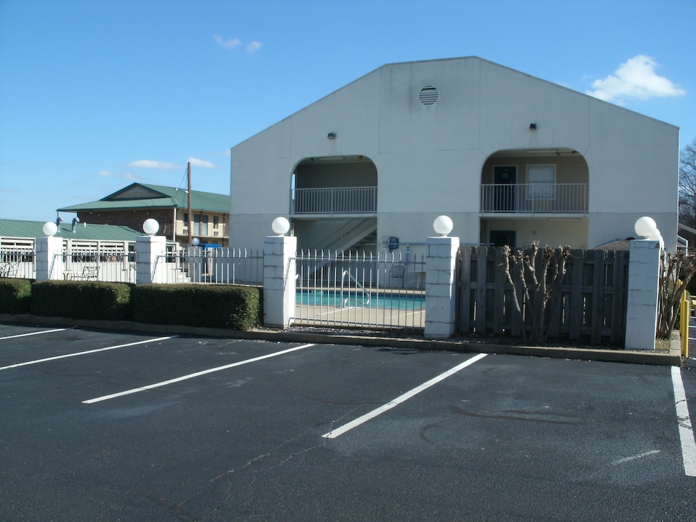 Motel6 Millington, TN 39/47