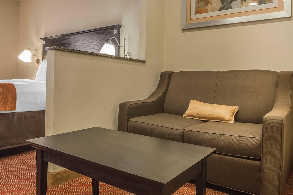 Comfort Inn & Suites LaGuardia Airport 40/64