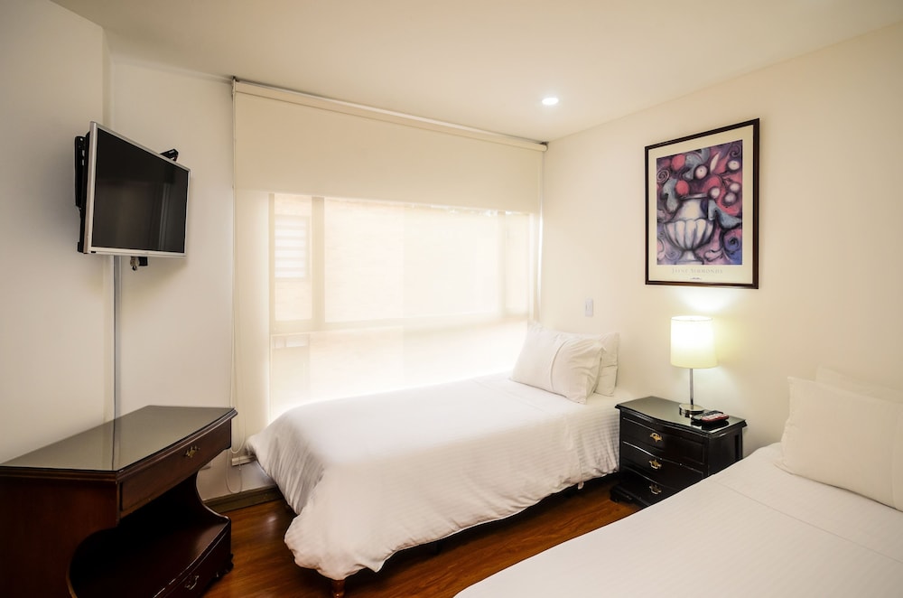 Travelers Apartamentos Y Suites Fontana Plaza 13/47