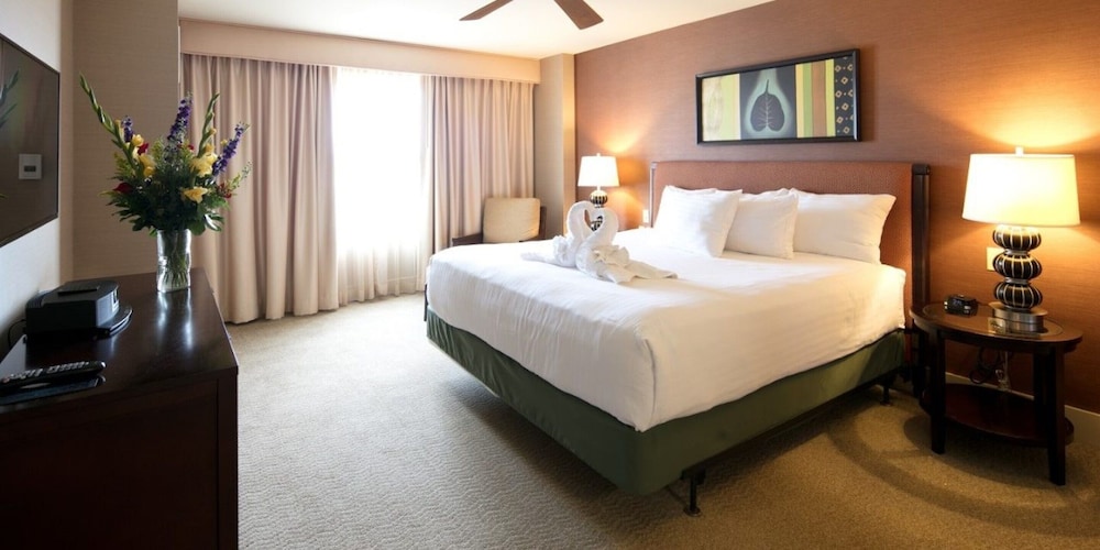 Executive, Suite, King Bed, North Wing