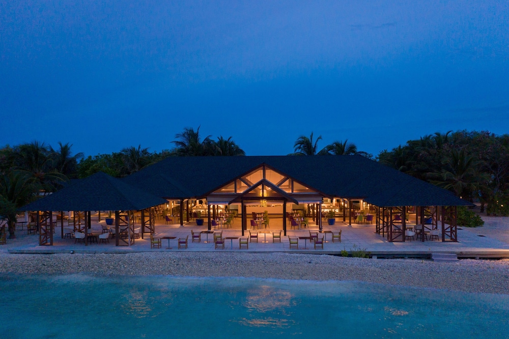 Cinnamon Dhonveli Maldives 20/89