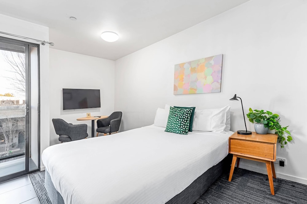 Quality Apartments North Melbourne 23/54