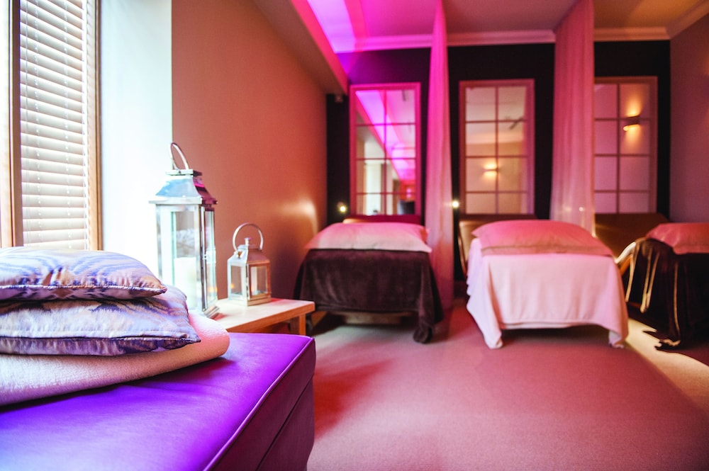 Cottons Hotel And Spa 21/70