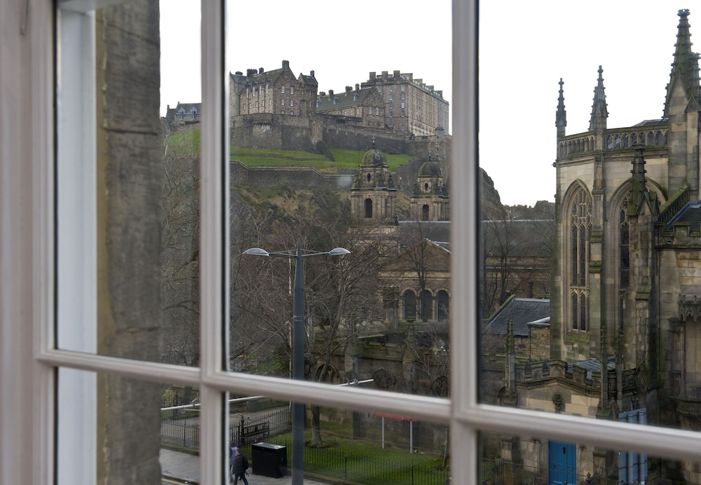 Destiny Scotland - Princes St Residence 42/50
