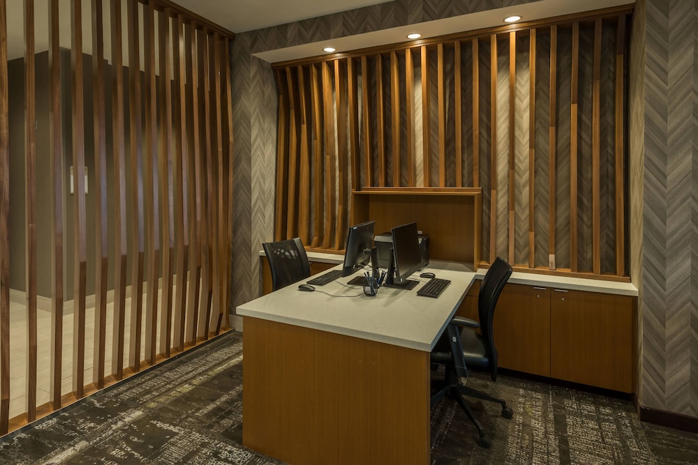 Springhill Suites By Marriott Reno 20/23
