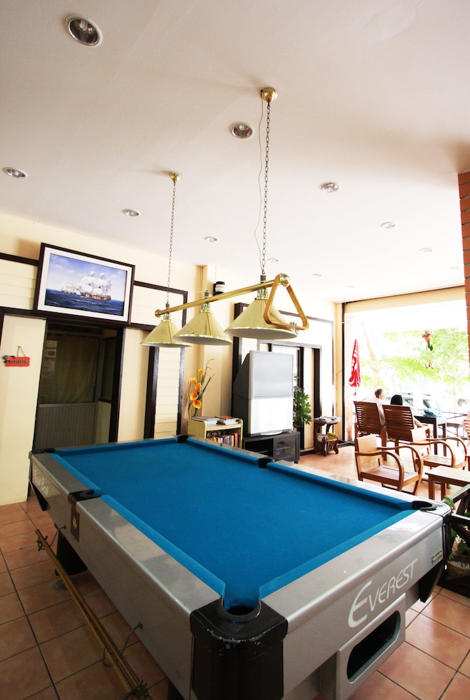 Chaba Chalet Hotel 8/32