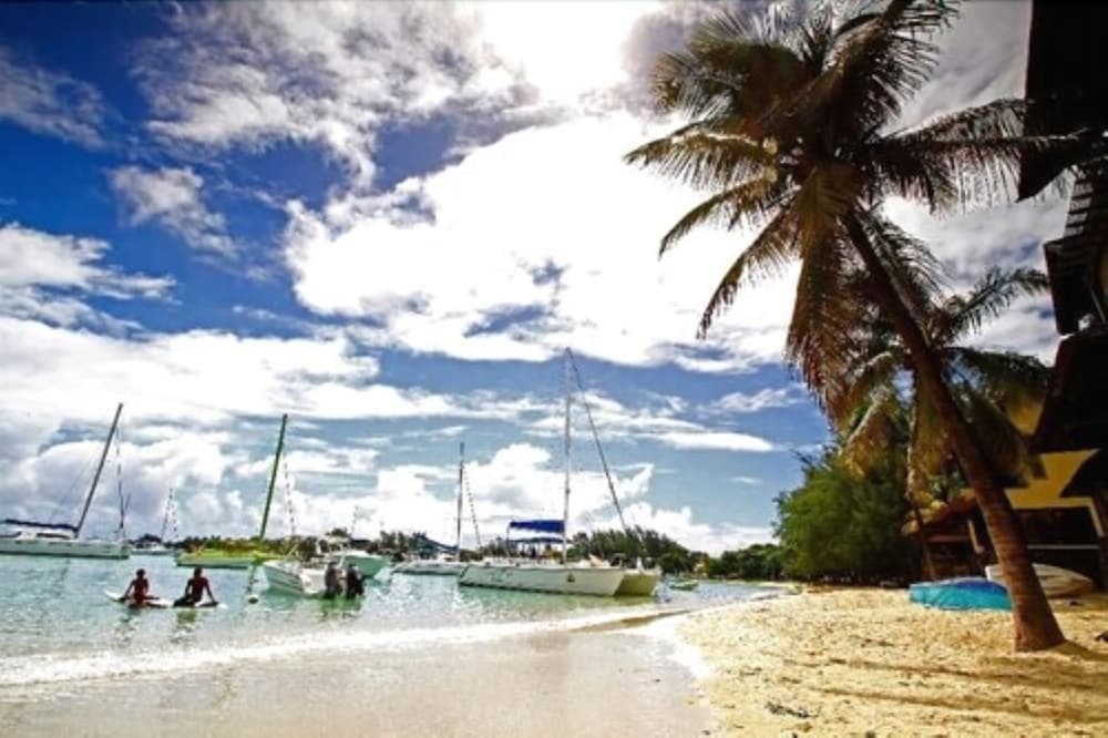 Azure Beach Boutique Hotel 18/22