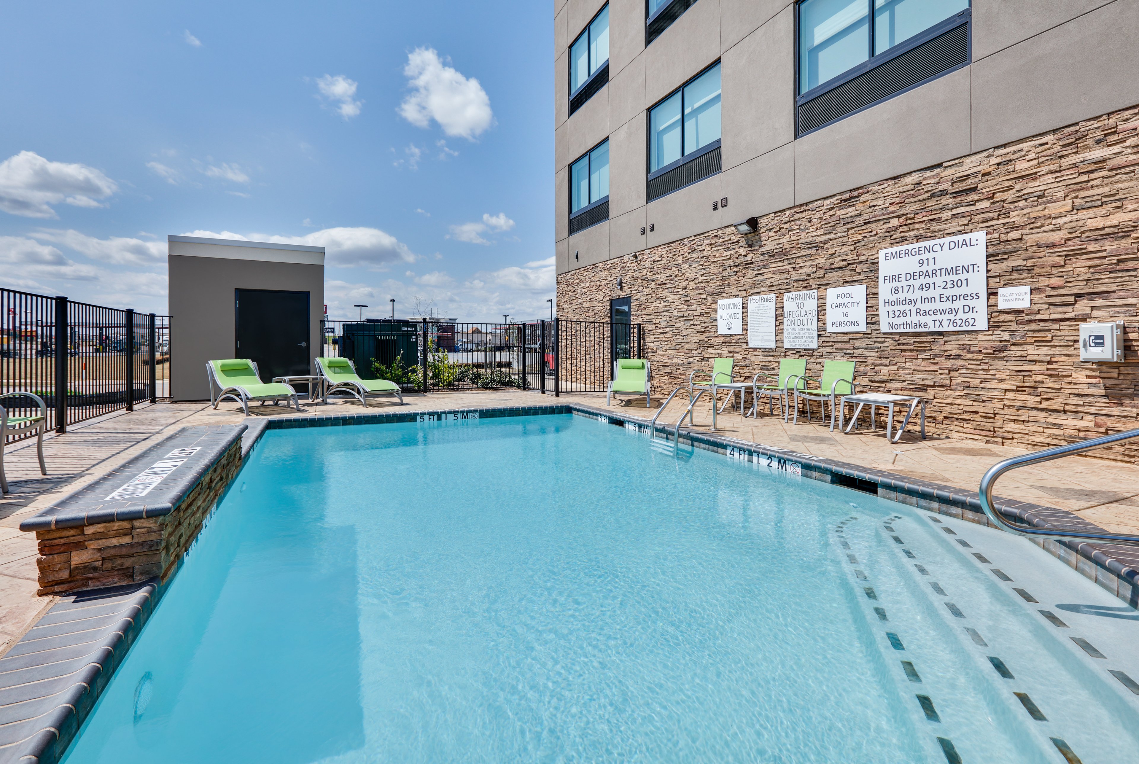 Holiday Inn Express & Suites Fort Worth North - Northlake 56/58