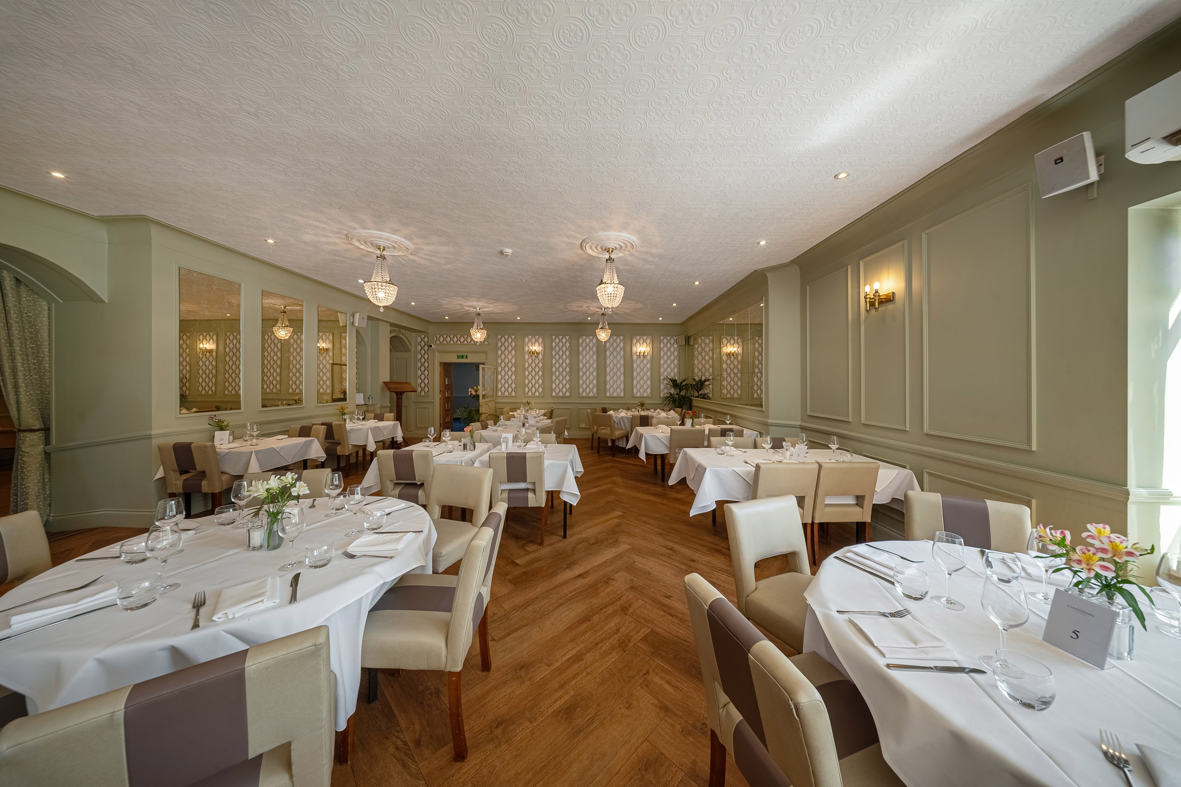 THE CLARENDON HOTEL 36/50