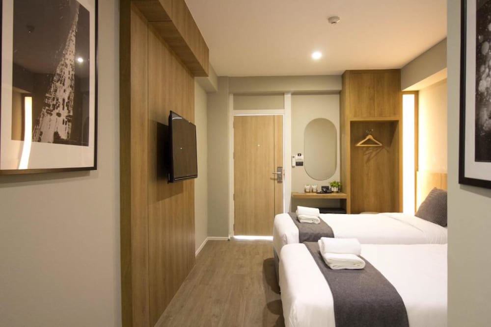 B Stay Hotel 17/40