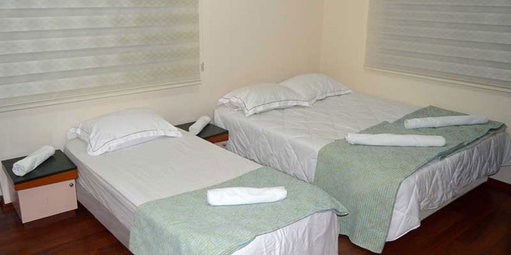 2 BEDROOMS, STANDARD, DOUBLE OR TWIN BED, SMOKING