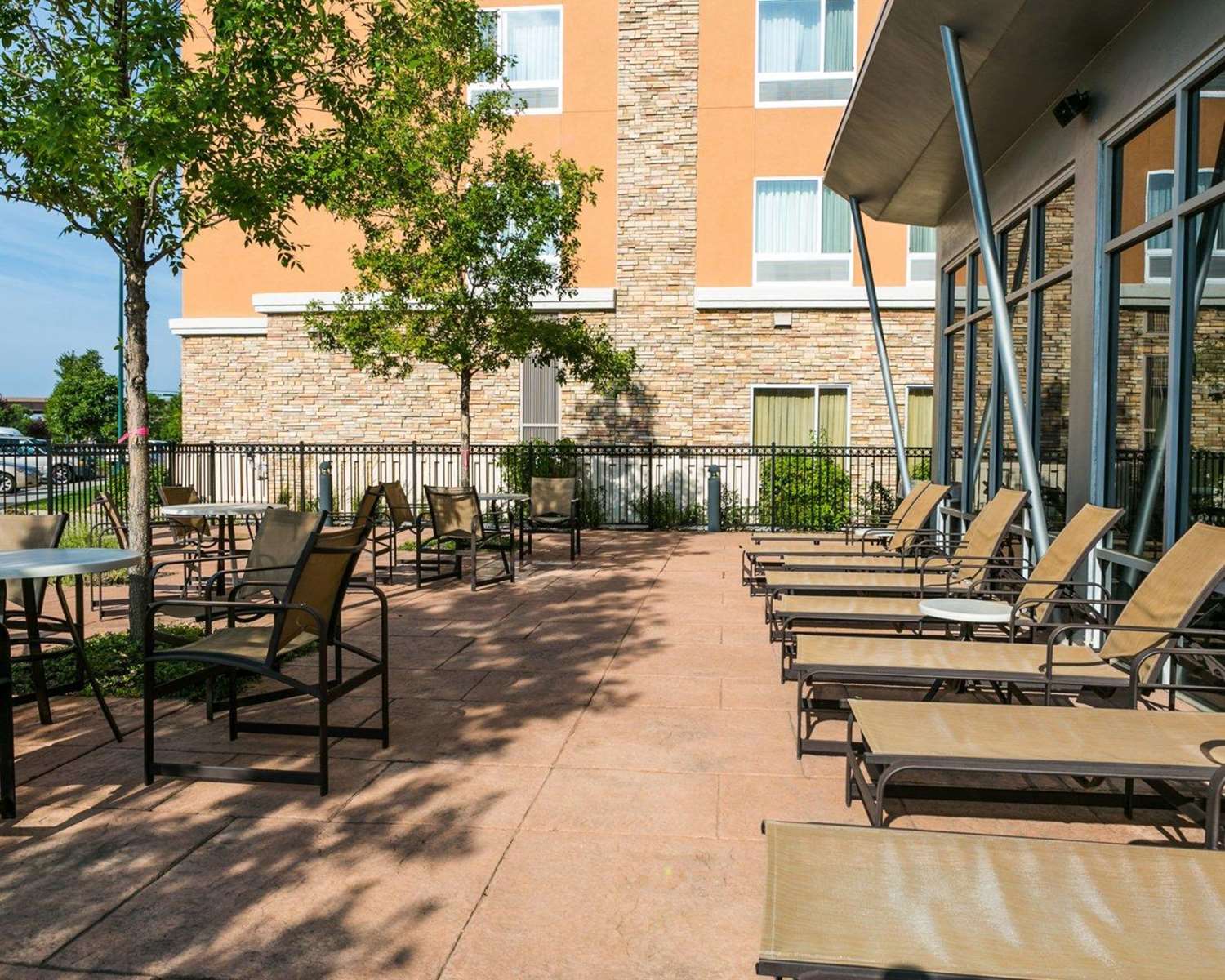 Cambria Hotel Denver International Airport 30/63