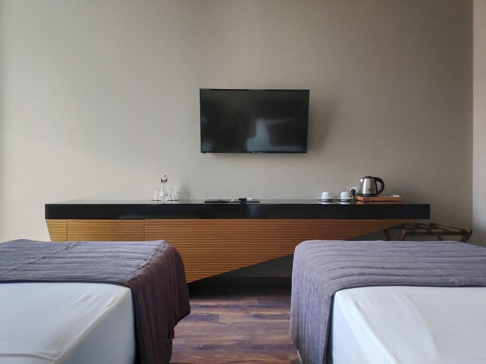 Supreme Hotel 22/72