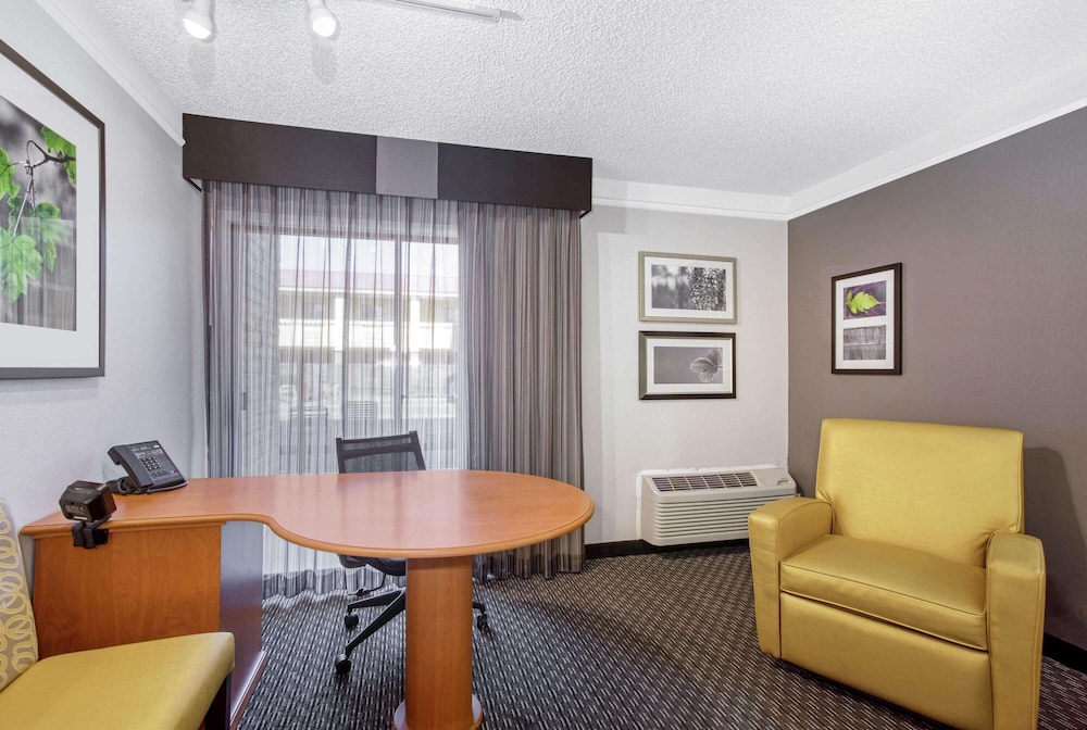 La Quinta Inn Tucson East 34/51