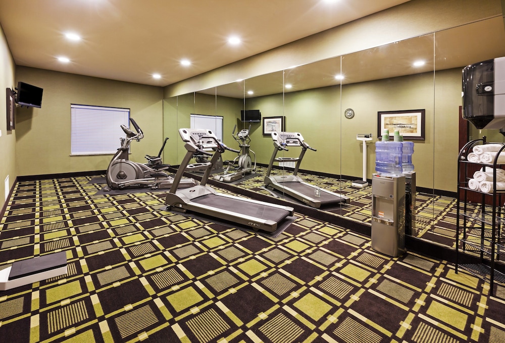 Holiday Inn Express Hotel And Suites Brady 31/47