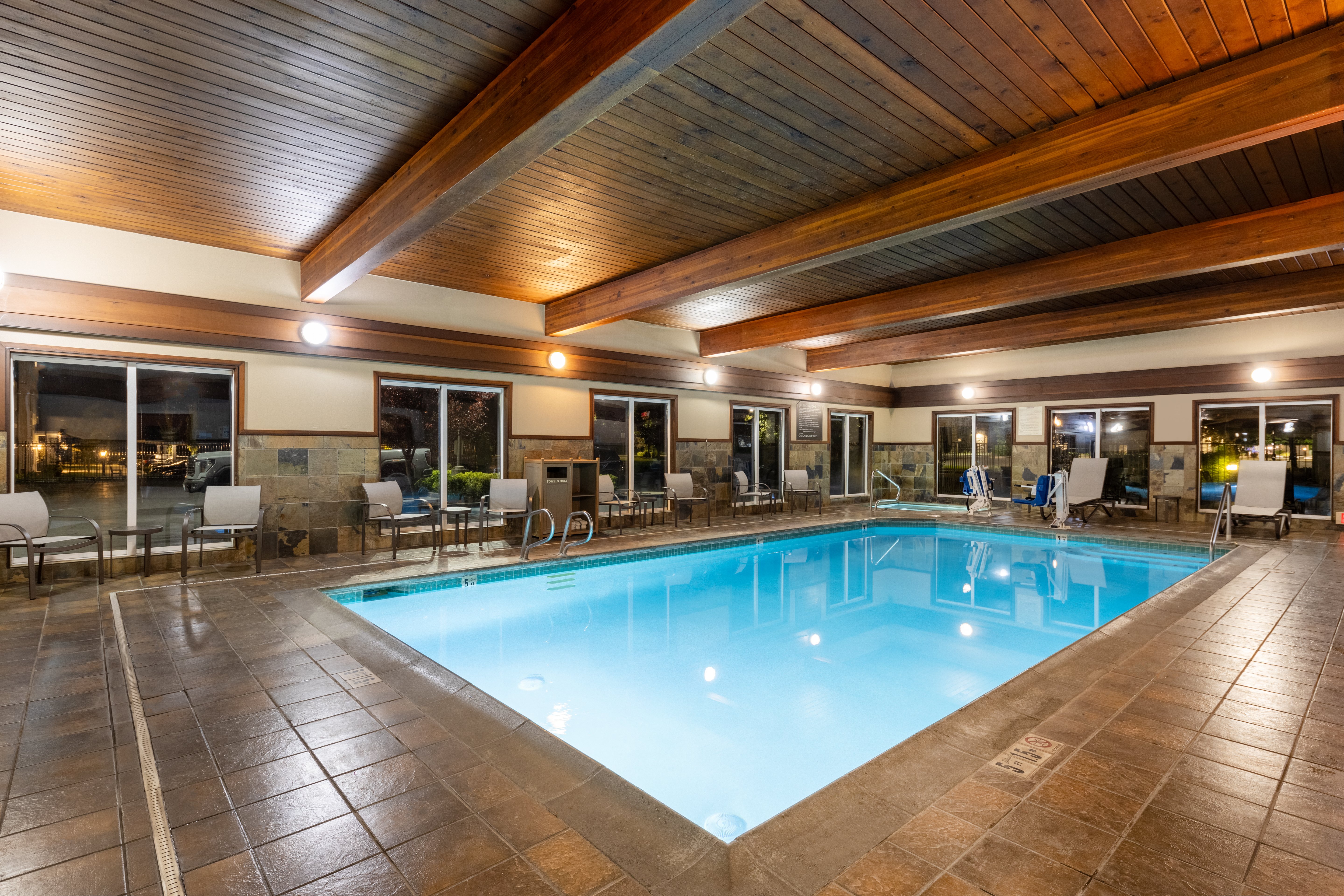 Holiday Inn Express Vancouver North Salmon Creek 33/53