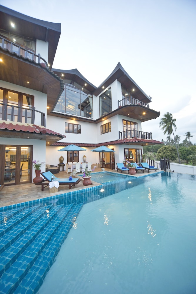 PARADISE ISLAND ESTATE 4/76
