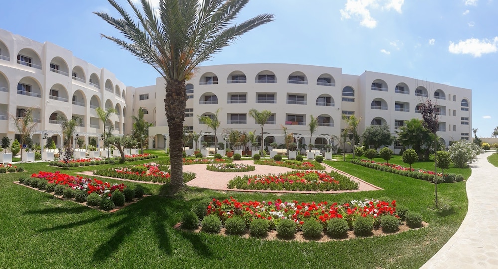 Khayam Garden Beach Resort & Spa 57/61
