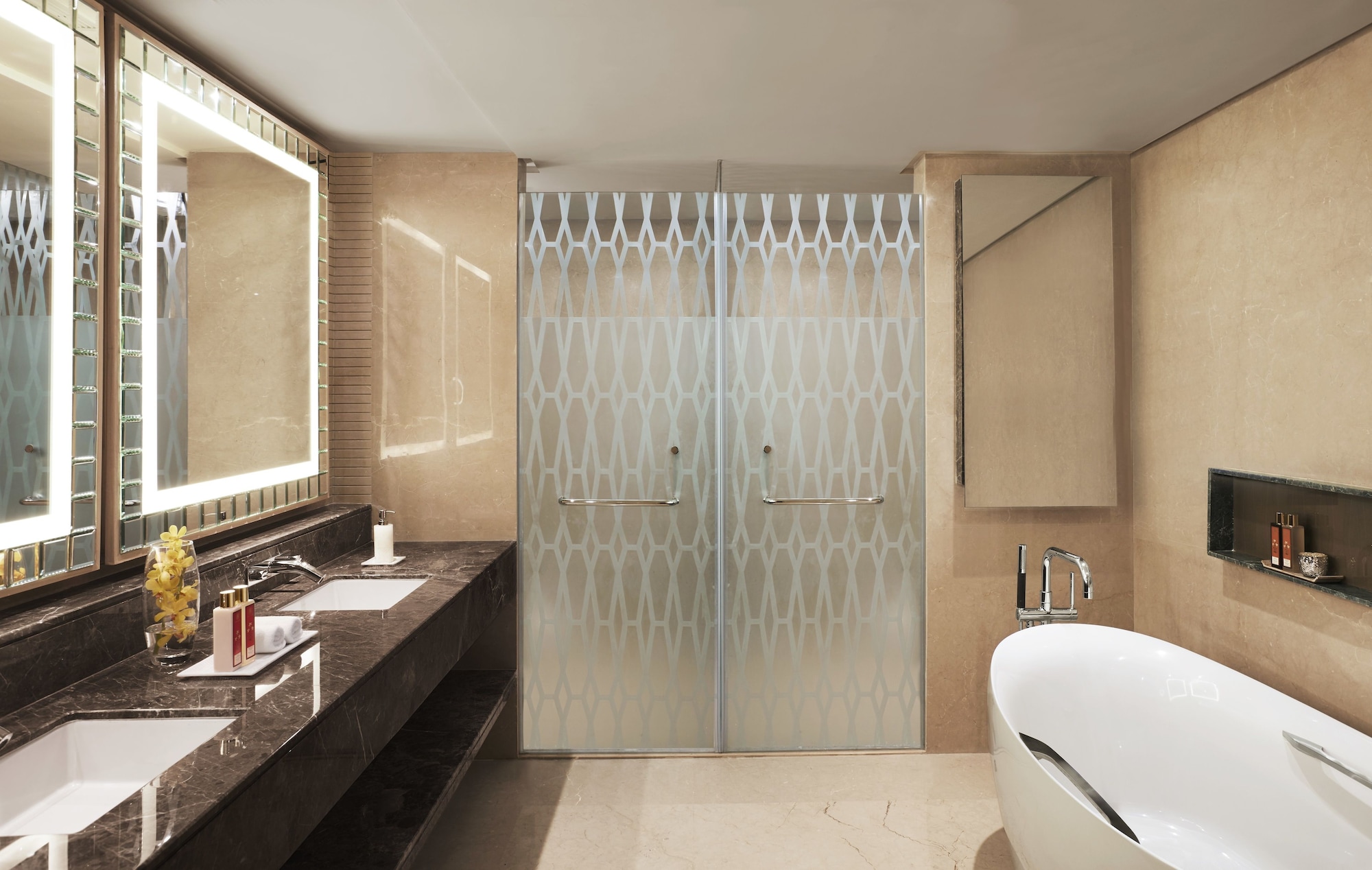 Taj Club, Club, Twin Beds, City View, TAJ SANTACRUZ 3/4