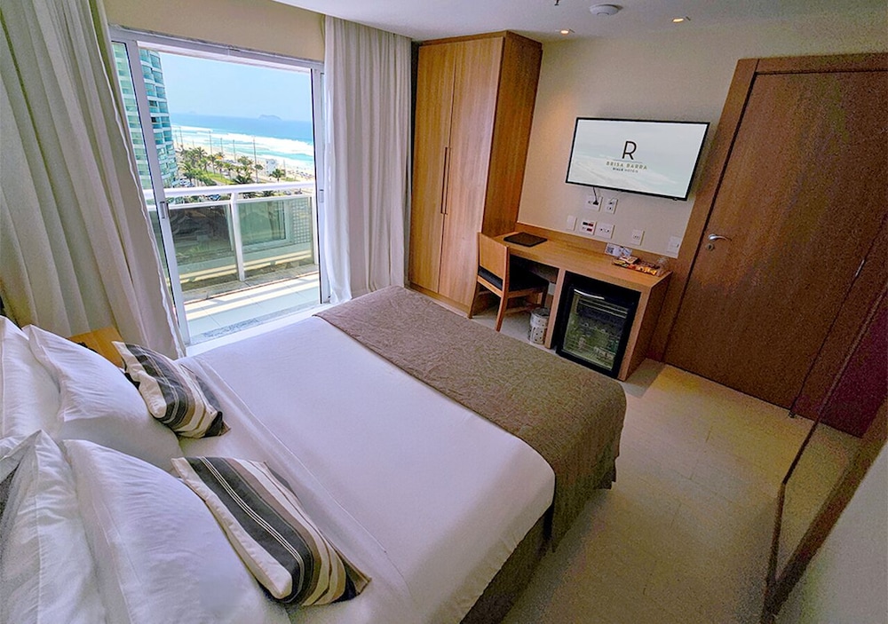 SUPERIOR, APARTMENT, PARTIAL OCEAN VIEW, BALCONY