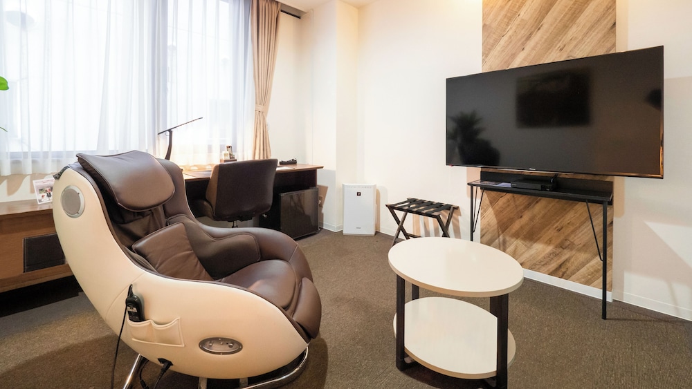 HOTEL TOHKAI 48/50