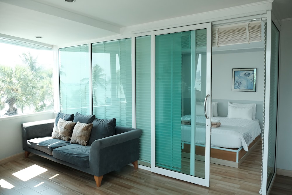 The Beach Front Resort Pattaya 52/87