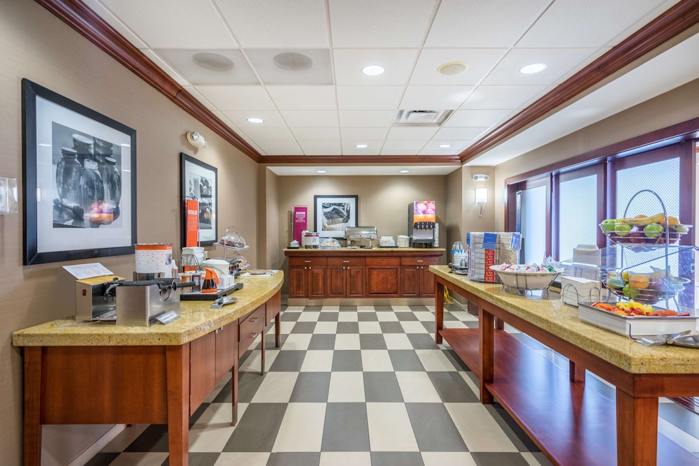 Hampton Inn Middletown, DE 14/18